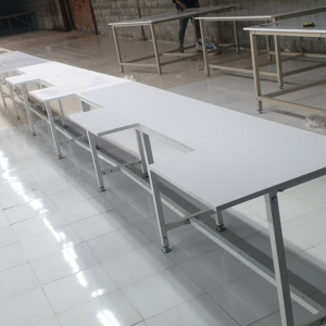 Bàn chuyền may khoét lỗ